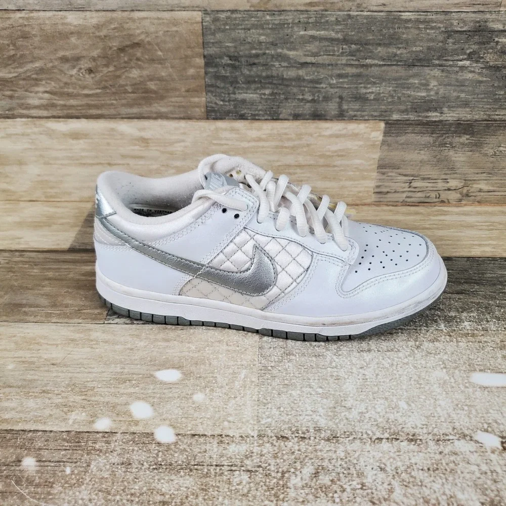 Nike Dunk Low Kids Shoes Sz 4 Skate White Silver Leather Low Top Lace-Up Sneaker